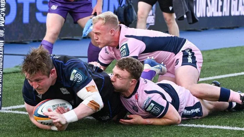 Johnny Matthews scores a try for Glasgow