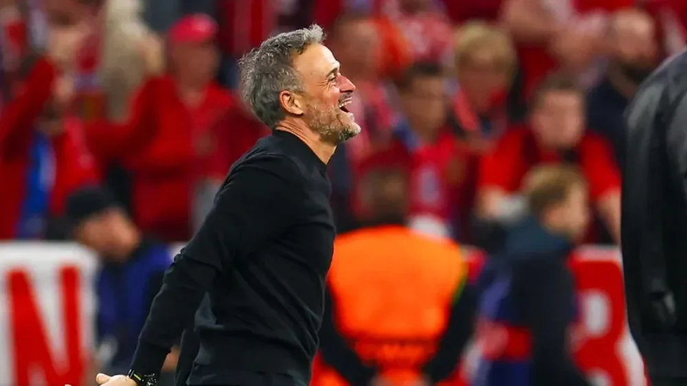 Luis Enrique no Bayern-PSG (FOTO: ANNA SZILAGYI/EPA)
